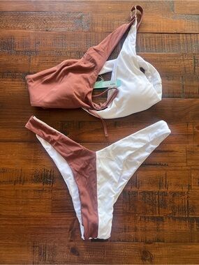 Fashion Nova White and Rust Two-Tone Reversible Bikini